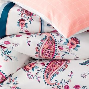 Land's End Ivory Paisley Floral Comforter Comes With 2 Standard Shams